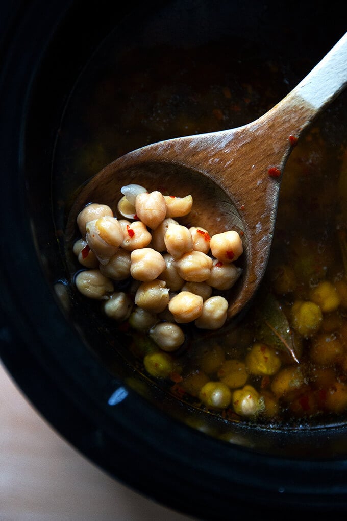 Master Creamy Slow Cooker Chickpeas: Set It & Forget It